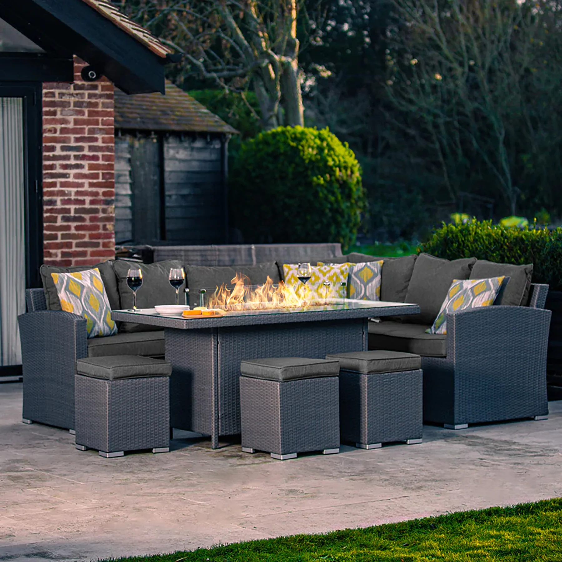 Going Green with PE Outdoor Furniture: Exploring Eco-Friendly Furniture Options