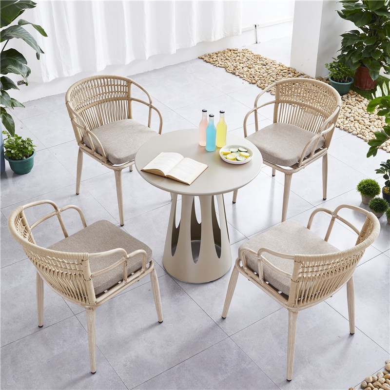 China Factory Outdoor Dining Set Cheap High Quality Metal Chair Woven Rope Garden 4 Chair and table with cushion